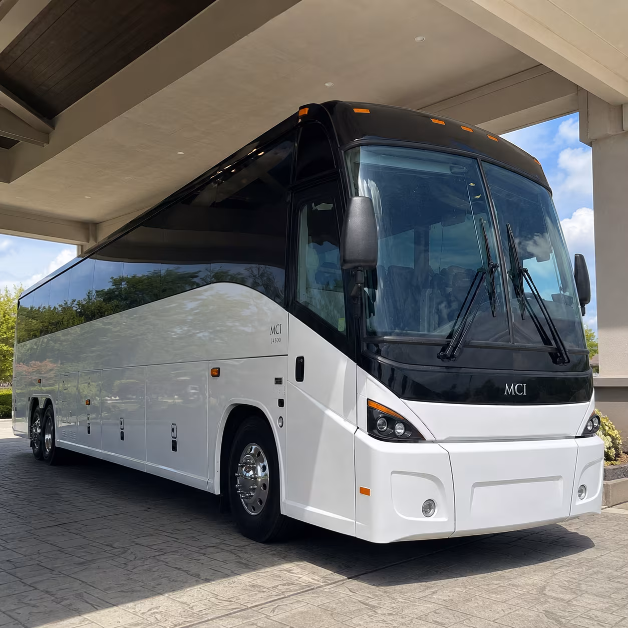 employee shuttle buses to the university of florida campus